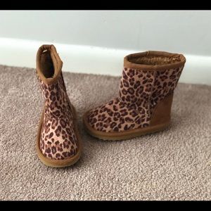 Children’s Place LEOPARD booties!